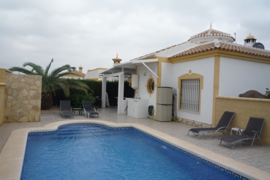 Turmvilla Casa Bella mit grossem Pool