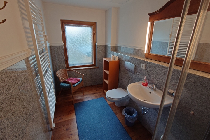 Duschbad mit WC Foto 14